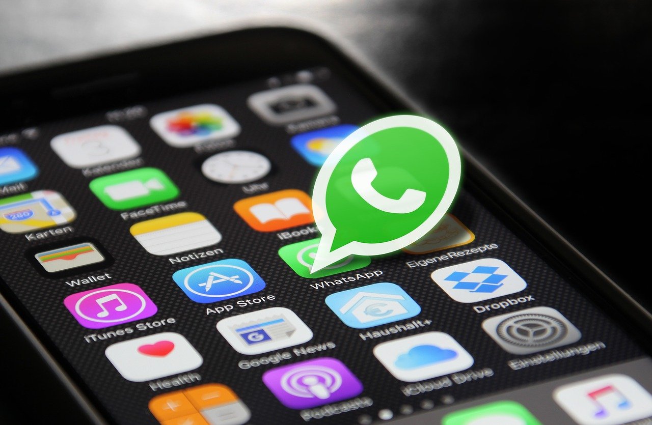 How to Track WhatsApp Chats on Another Mobile Ethically